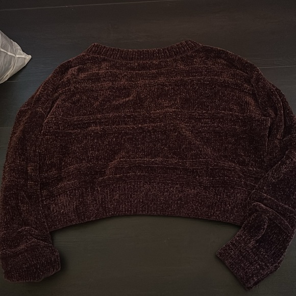 Fuzzy Cropped Sweater - Picture 2 of 2